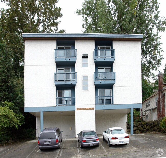 Photo - Huge 2 bedroom units on Queen Anne across ...
