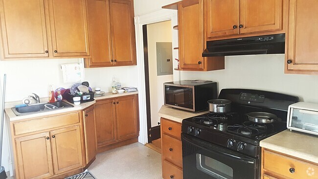 Building Photo - 345 Crescent St Unit 2 Rental