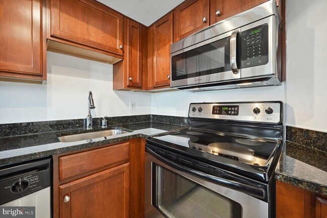 Photo - 1001 N Randolph St Unidad 608