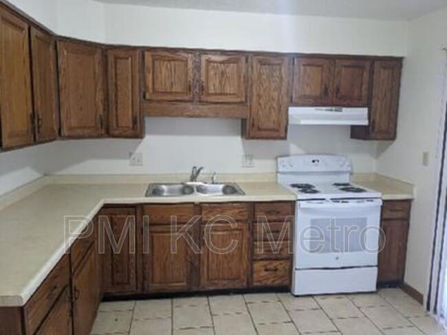 Photo - 11035 Stark Ave