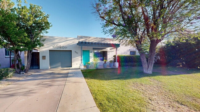 Photo - 4537 E Devonshire Ave