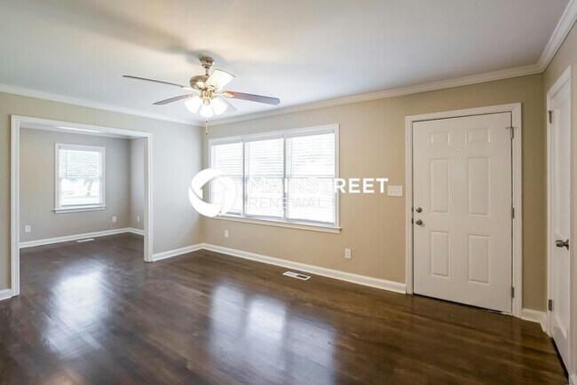 Photo - 3 Bedroom Pet-Friendly Home in Marietta, GA with Main Street Renewal