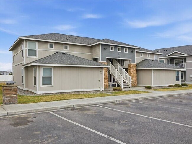 Photo - 6405 Chapel Hill Blvd