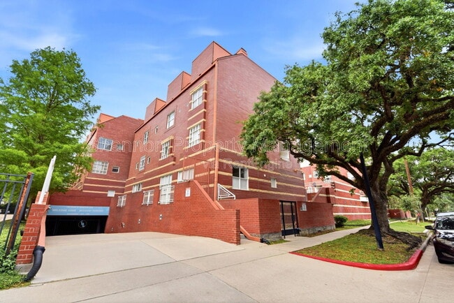 Building Photo - 4004 Montrose Blvd Unit Apt 43c