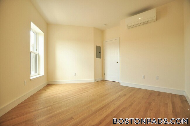 Photo - 877 Beacon St Unit 5