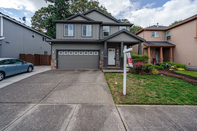 Building Photo - $500 Move In Special NO APPLICATION FEE 4 ... Rental