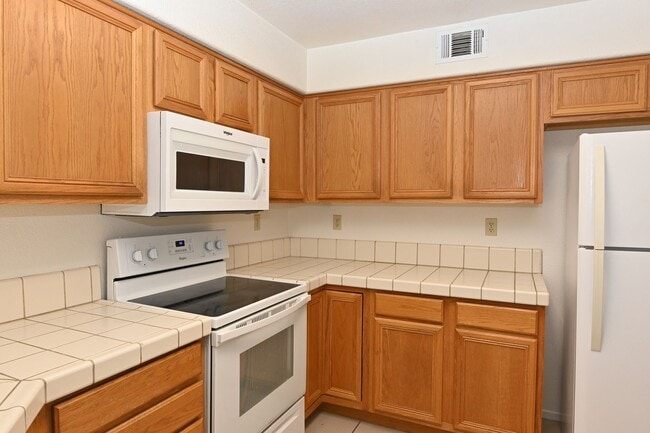 Photo - 1105 Vista Pointe Cir