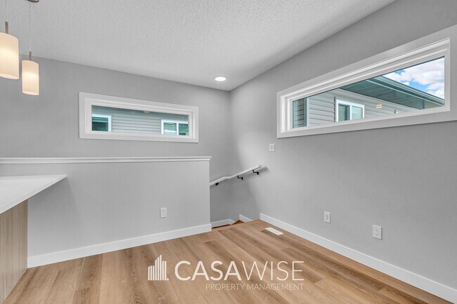 Photo - 1057 Berg Pl