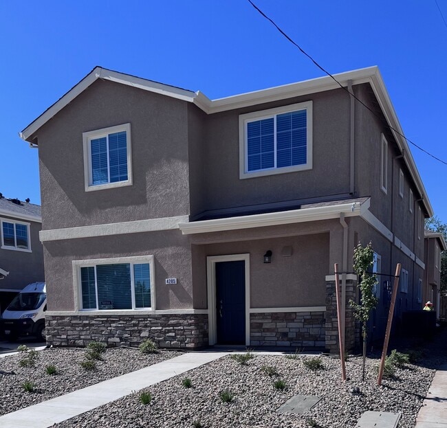 Building Photo - Astoria Place