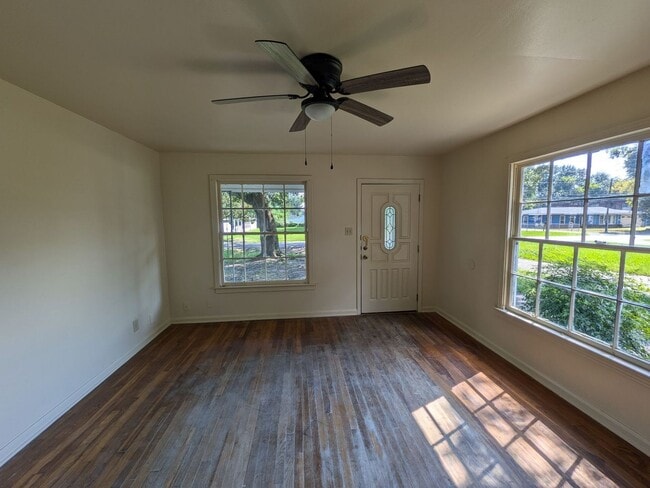 Photo - 305 Alabama Ave