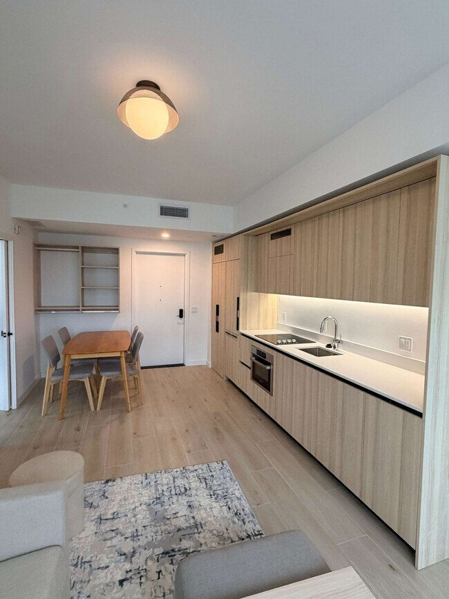 Photo - 225 N Miami Ave Unit FL25-ID1461461P