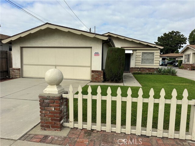 6235 Oak Ave