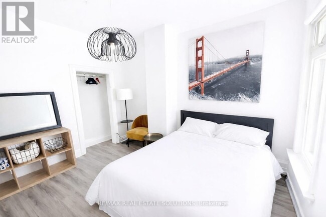 Photo - 206 Bathurst St Unité Upper