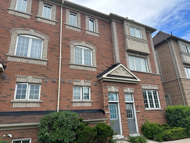 Building Photo - Spacious 3-Bedroom Townhouse for Rent in Ajax