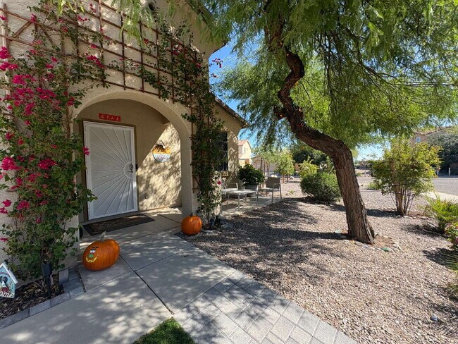 Photo - 1180 E Saddleback Pl