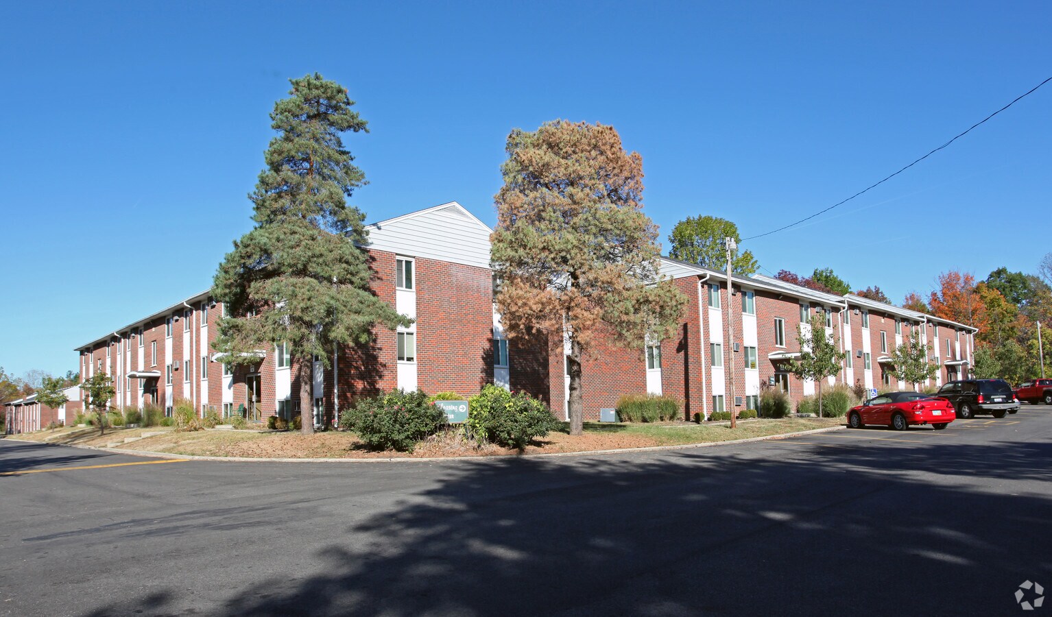 Country Brooke Apartments - Country Brooke Apartments