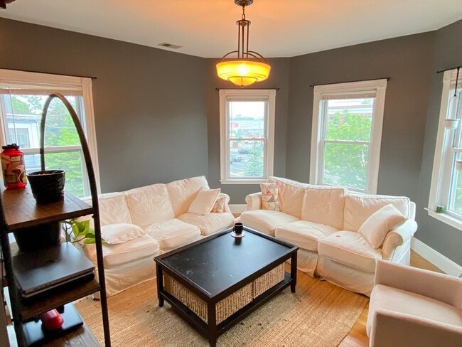 Photo - 99 Fellsway W