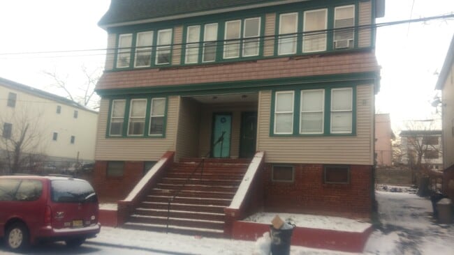 Photo - 133 Schuyler Ave Unit 1r