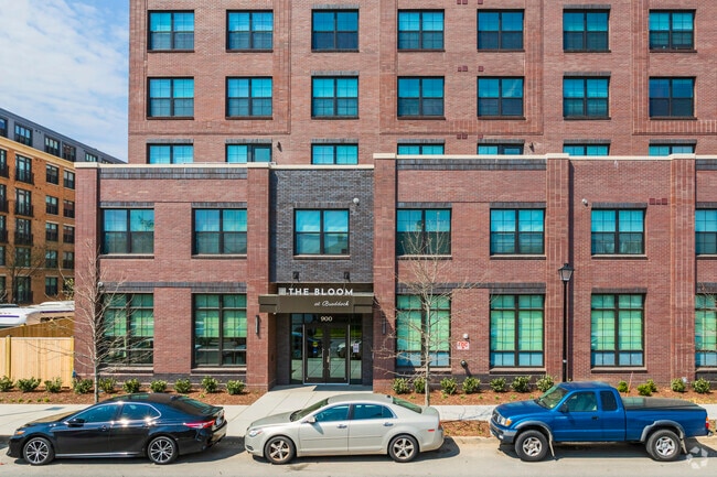 930 N Henry St - The Bloom