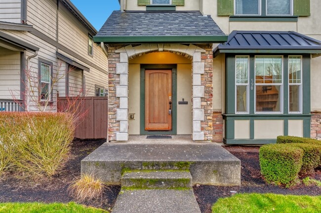 Photo - 590 SW 199th Ave