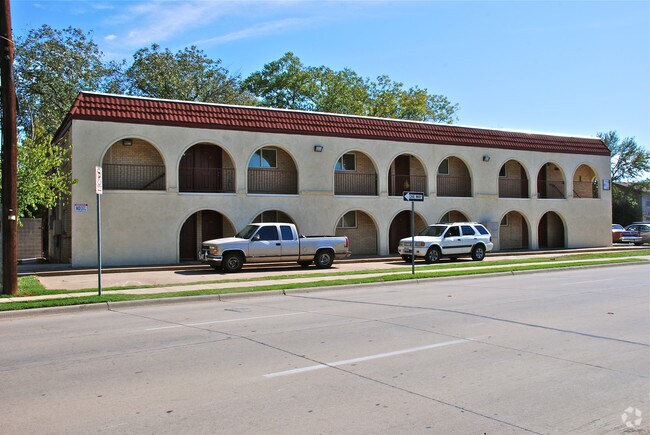 Photo - 811 S Mesquite St