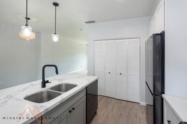 Photo - 91-6590 Kapolei Parkway