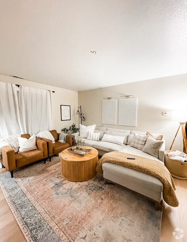Building Photo - Windsor Park #136 Rental