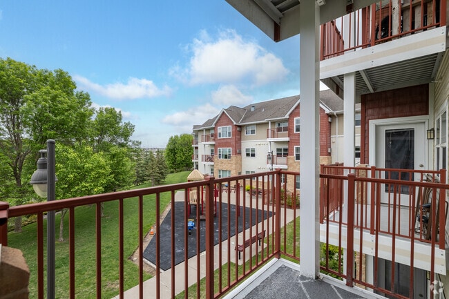 2BR, 1BA - 1,041SF - Balcony