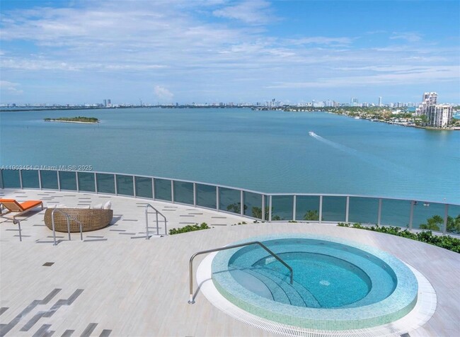 Photo - 488 NE 18th St Unidad 2102