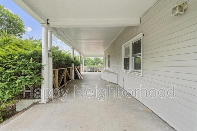 Building Photo - 16 Atkins St Rental