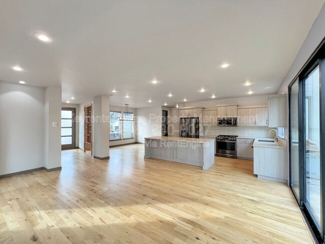 Photo - 2640 W Neff St