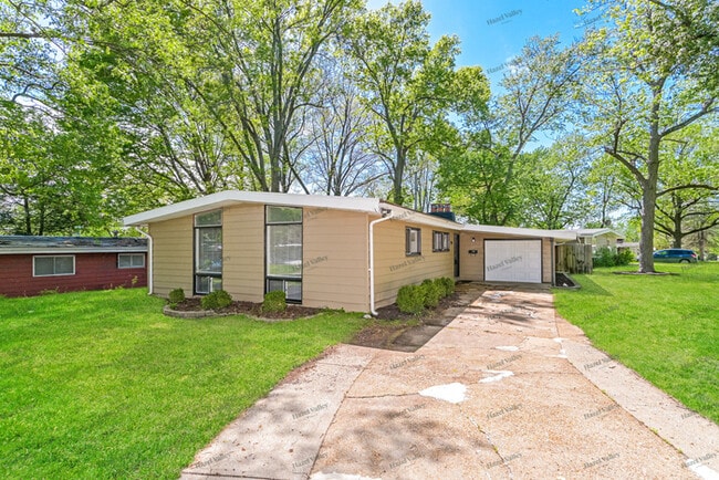 Building Photo - 890 St Anthony Ln