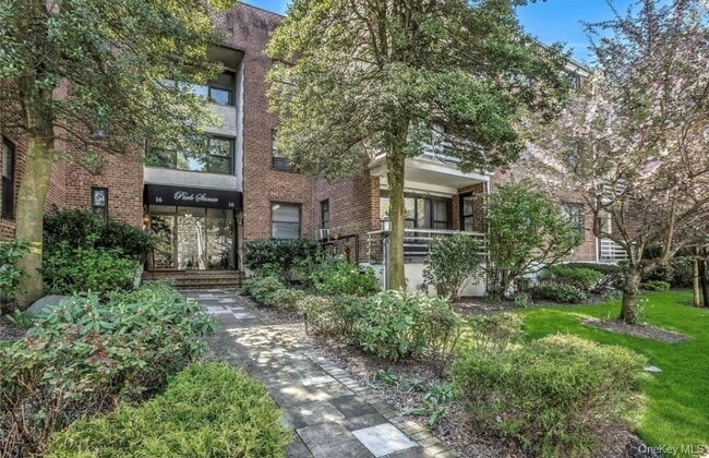 Photo - 14-16-16 Stoner Ave Unidad 2D