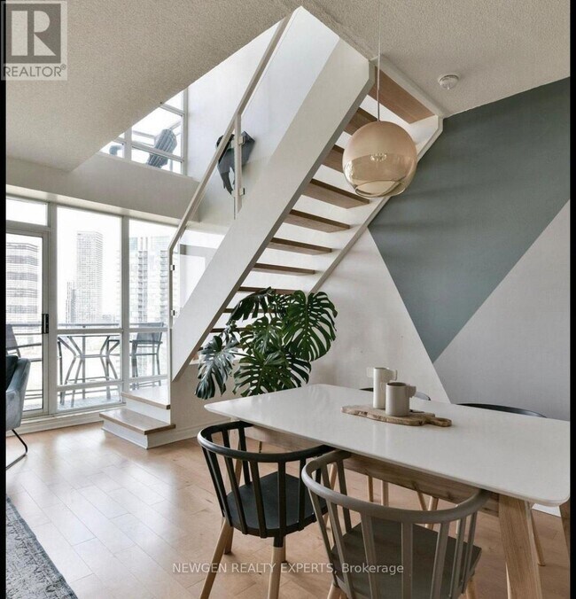 Photo - 185 Legion Rd N Unité 1906