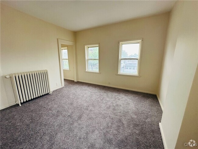 Building Photo - 64 E 5th St Rental