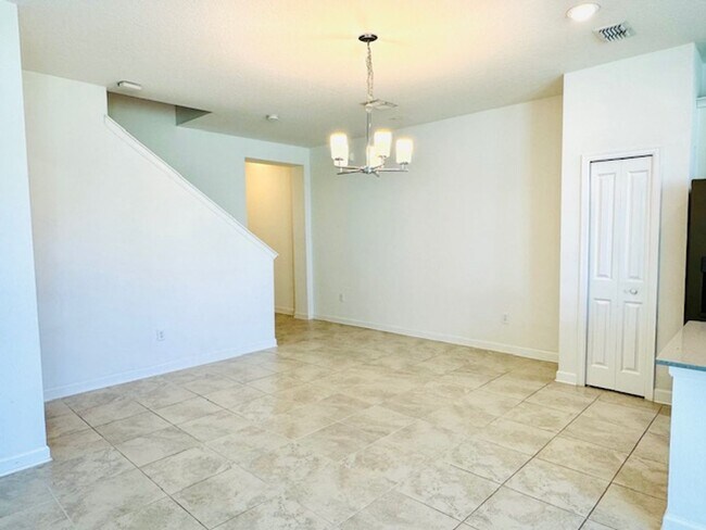 Photo - Townhome For Rent in Storey Lake - 3/2.5 with 2 car garage