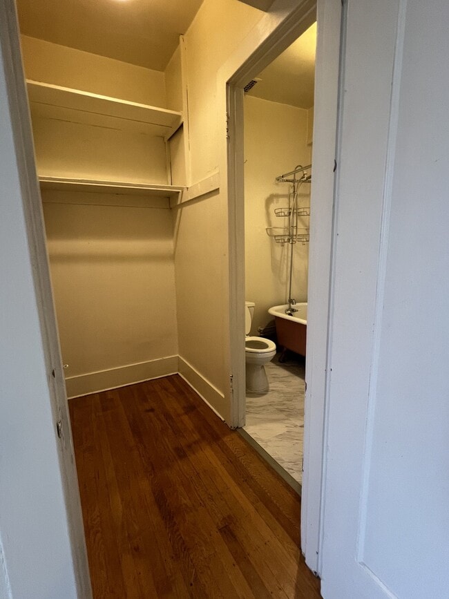Photo - 1305 NE 45th St Unit E