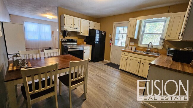 Photo - 140-142 Pine St Unit B