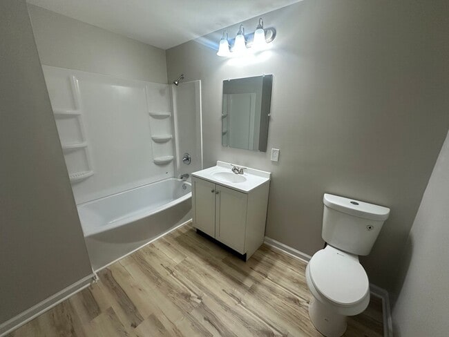 Photo - CHARMING, 1 BEDROOM LOWER LEVEL DUPLEX AVAILABLE NOW!