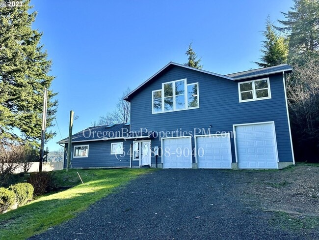 Building Photo - Coos River Hwy: 4bdrm/4ba Pet Friendly Home