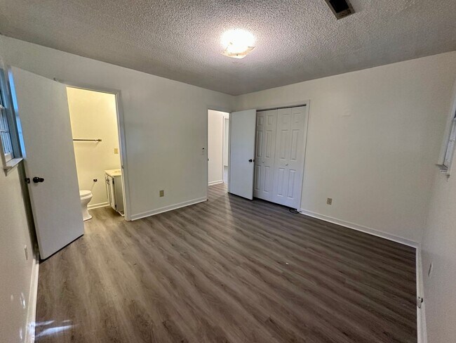 Photo - This home offers convenience and comfort!