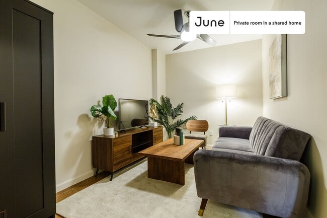 Room in Shared 3 bed/1 bath home in Chinatown