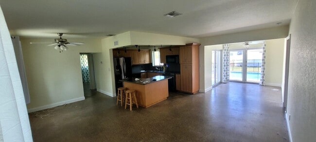 Photo - 4330 SW 10th St