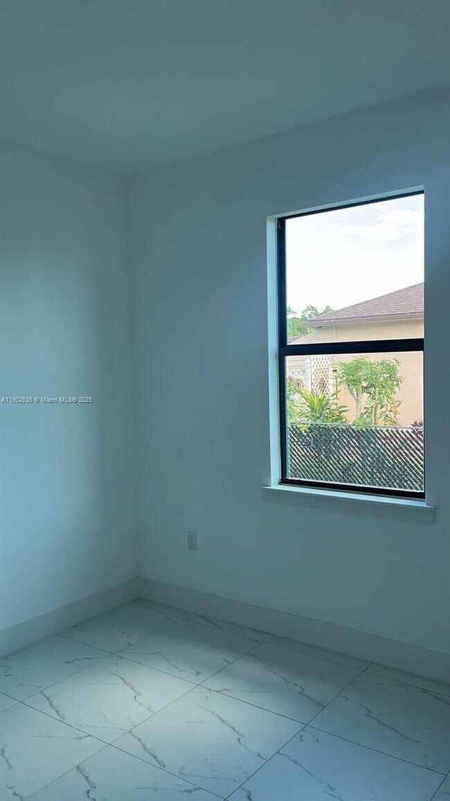 Photo - 4660-4662 26th St SW