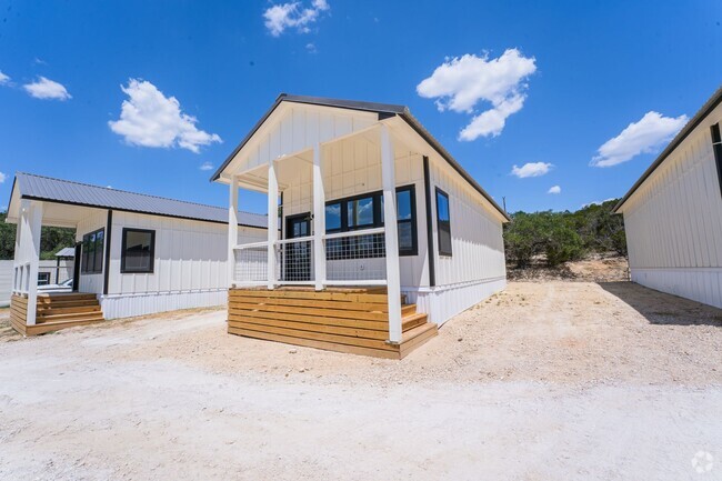 Building Photo - Texas Oaks Unit C Rental