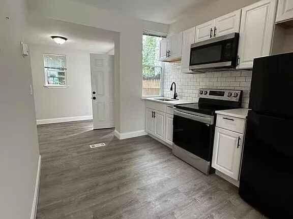 Photo - 3205 Latona St