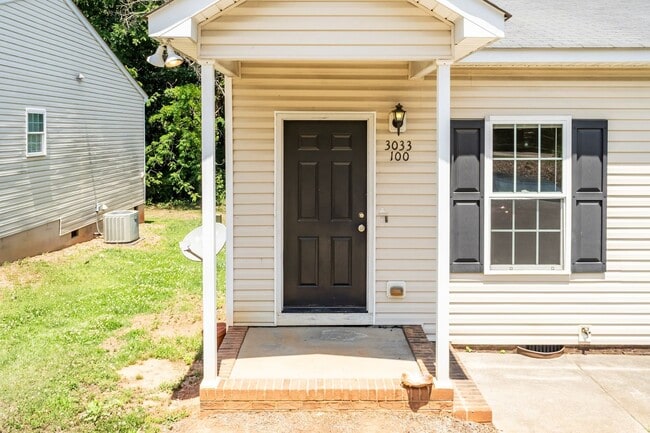 Photo - Nice 1 bed/1 bath duplex minutes from downtown Raleigh