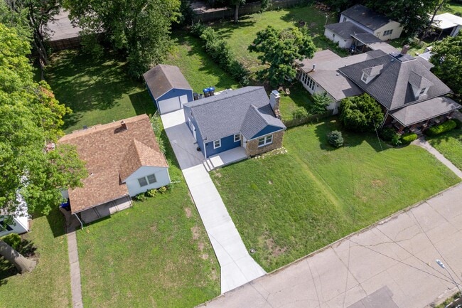 3313 SW Front St