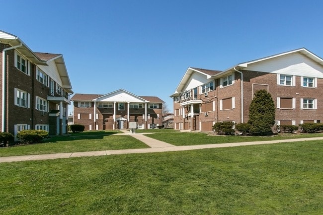 Building Photo - 14538 S Cottage Grove Ave Dolton, IL 60419