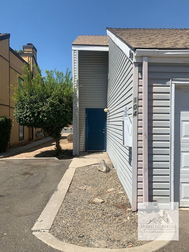 Photo - Lovey Townhome In Clovis!